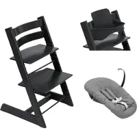 Stokke Tripp Trapp syöttötuoli bundle etukaarella ja Newborn Setilla Black/Anthracite