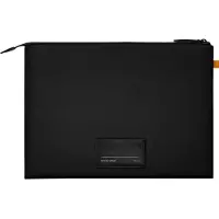 Native Union W.F.A Stow Lite Sleeve ‑suojatasku 14 tuuman MacBookille, musta