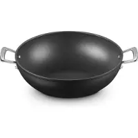 Le Creuset alumiininen wokkipannu 32 cm