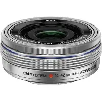 Olympus OM SYSTEM M.ZUIKO DIGITAL ED 14-42 mm f/3,5-5,6 EZ objektiivi, hopea