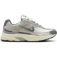 Nike Matalavartiset tennarit 'INITIATOR' vaaleabeige / opaali / taupe / petrooli
