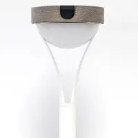 LES JARDINS Tyble LED-aurinkopöytävalaisin, valkoinen / teak, 2700 K, 200 lm Tyble, himmennettävä, Valkoinen/opaali, Alumiini, Moderni