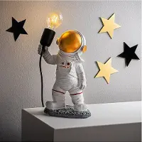 Opviq Pöytävalaisin Astronaut-1 , Valkoinen/opaali, Olohuone/ruokailutila, Synteettinen materiaali, Nuorisotyylinen
