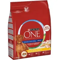 Purina One 2,5kg Medium/Maxi Adult Runsaasti kanaa koiran täysravinto