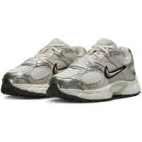 Nike Lenkkarit V5 Rnr - Valkoinen/vaalea Orewood Ruskea/valkoinen/musta Nainen, koko 41