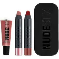 Nudestix Sarja : Punainen Hot Lips Mini Kit Royal Cream huulipuna 04 Nude 2 ml + punainen Hot Lips Mini Kit Royal Cream Lipstick Posh 2,5 ml