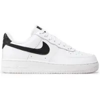 Nike Matalavartiset tennarit 'AIR FORCE 1 07' musta / valkoinen