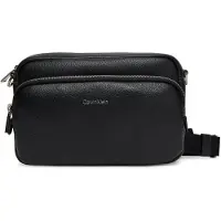 Calvin Klein Olkalaukku 'Logo Pebbled Camera' musta