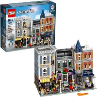 LEGO 10255 Exclusives - Assembly Square