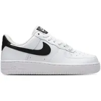 Nike Matalavartiset tennarit 'AIR FORCE 1 07' musta / valkoinen