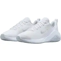Nike Urheilukengät 'Bella 7' hopeanharmaa / valkoinen / villanvalkoinen