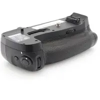 Nikon MB-D18