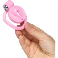 XR Brands Pussification Vulva Penishäkki - Pink