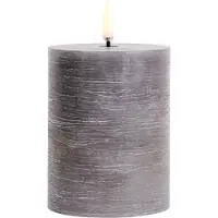 Uyuni Lighting - Pilarikynttilä LED 7,8x10,1 cm Rustic Grey