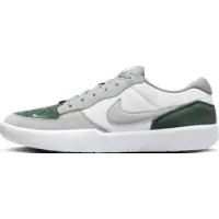 Nike Sb Force 58 Skeittikengät white / flt silver / fir / wht Koko 9.5