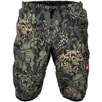 Pajak Lynx Shortsit