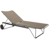 Houe Click Adjustable chaise longue Beige. Frame: Grey