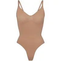 SKIMS Seamless Sculpt Thong -body