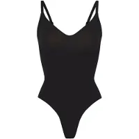 SKIMS Seamless Sculpt Thong -body