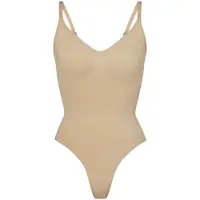SKIMS Seamless Sculpt Thong -body