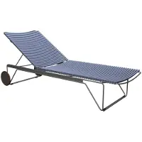 Houe Click Adjustable chaise longue Pigeon blue. Frame: Grey