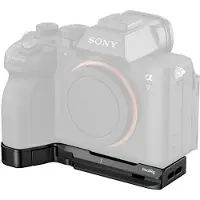 SmallRig 6033 Baseplate with AirTag Slot for Sony Alpha 7 V / 7R V / 7 IV