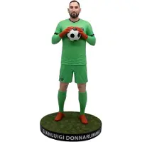 Footballs Finest - GIANLUIGI DONNARUMMA - OFFICIAL PSG - FOOTBALL'S FINEST 60CM RESIN STATUE - Figuuri