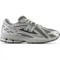 New Balance Matalavartiset tennarit '1906' harmaa / hopea