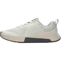 Nike Urheilukengät 'MC Trainer 3' norsunluu