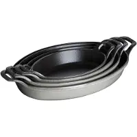 Staub ovaali uunivuoka valurauta 24 cm. Grafiitinharmaa