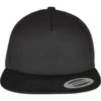 Flexfit Lippalakki 'Foam' musta