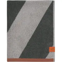 Mette Ditmer Diagonal pyyhe Dark olive, 50x90 cm