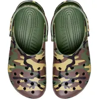 Crocs Puukengät & -jalkineet 'Classic' tummanruskea / khaki / oliivi / musta