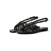 Karl Lagerfeld Remmisandaalit ' ALISSO II SLINGBACKS ' musta