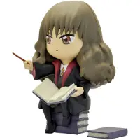 Plastoy Harry Potter figuuri (Hermione Granger tutkimassa loitsua)