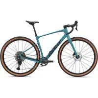 Giant Revolt Advanced 3 Cues U6000 2026 Gravelpyörä