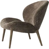 Vipp Lodge Nojatuoli Matala Selkä Tumman Tamminen / Curly 07 - Nojatuolit Lampaantalja Umber - 469DACU00007