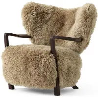 &tradition Wulff Lounge Chair ATD2 -nojatuoli Öljytty saksanpähkinä-Sheepskin honey
