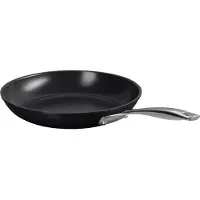 Le Creuset Frying Pan, Essential Non-Stick Ceramic frying pan, 26 cm