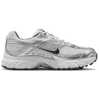 Nike Matalavartiset tennarit 'Air Max Moto 2K' vaaleanharmaa / musta / hopea