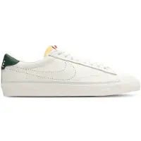 Nike Matalavartiset tennarit 'Tennis Classic' ecru / musta