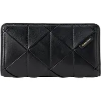 Calvin Klein Kukkaro 'Patchwork Logo Passport' musta