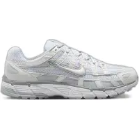 Nike Matalavartiset tennarit 'P-6000' harmaa / valkoinen