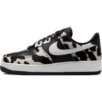 Nike Matalavartiset tennarit 'AIR FORCE 1 '07'' musta / valkoinen