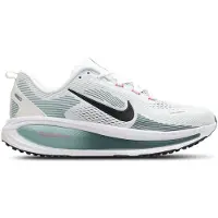 Nike Juoksukengät 'VOMERO 18' smaragdi / vaaleanpunainen / musta / offwhite