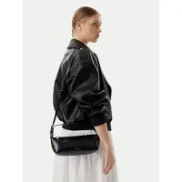Calvin Klein Olkalaukku musta