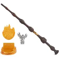Wizarding World Of Harry Potter Harry Potter 12-tuumainen Albus Dumbledoren maaginen ker ilij n sauva jalustalla ja valetulla kuvakkeella Maagisten olentojen sar