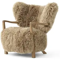 &tradition Wulff Lounge Chair ATD2 -nojatuoli Öljytty tammi-Sheepskin honey