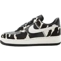Nike Matalavartiset tennarit 'AIR FORCE 1 '07'' musta / valkoinen
