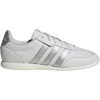 Adidas Matalavartiset tennarit 'Barreda' hopea / valkoinen